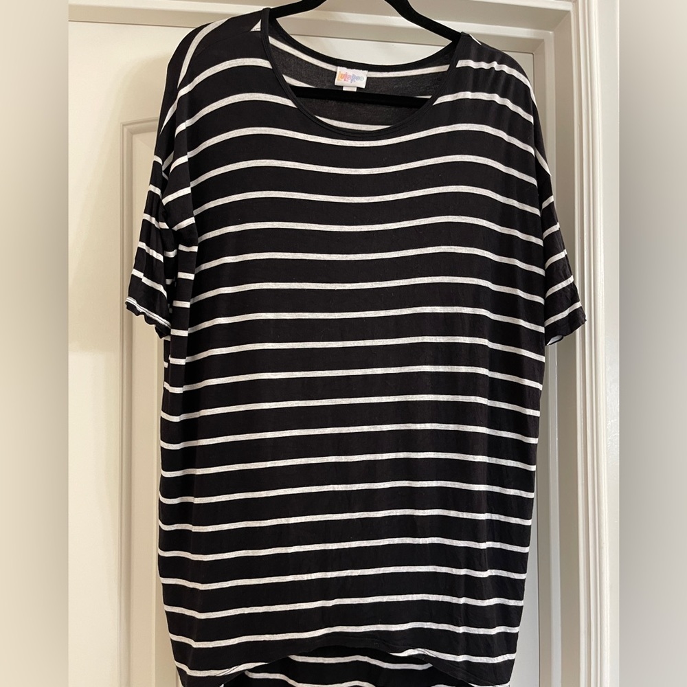 LuLaRoe XS Irma shirt